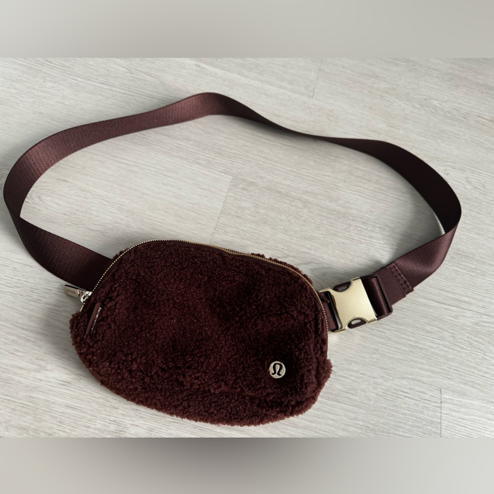 Lululemon crossbody
